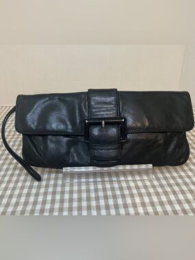 Y2K Hobo Int black leather clutch wristlet with buckle magnetic closure
